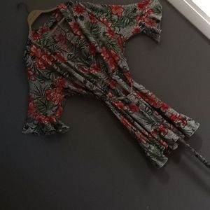 Boohoo flower,tropical print, new with tags